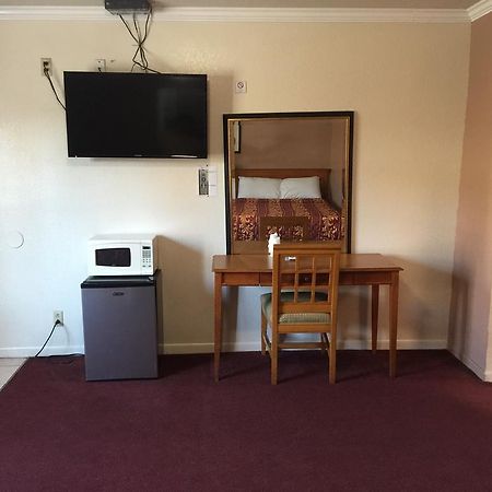 لينوود Mission Motel المظهر الخارجي الصورة