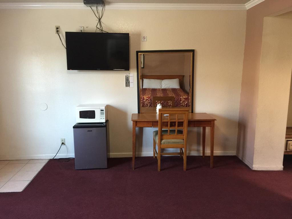 لينوود Mission Motel المظهر الخارجي الصورة